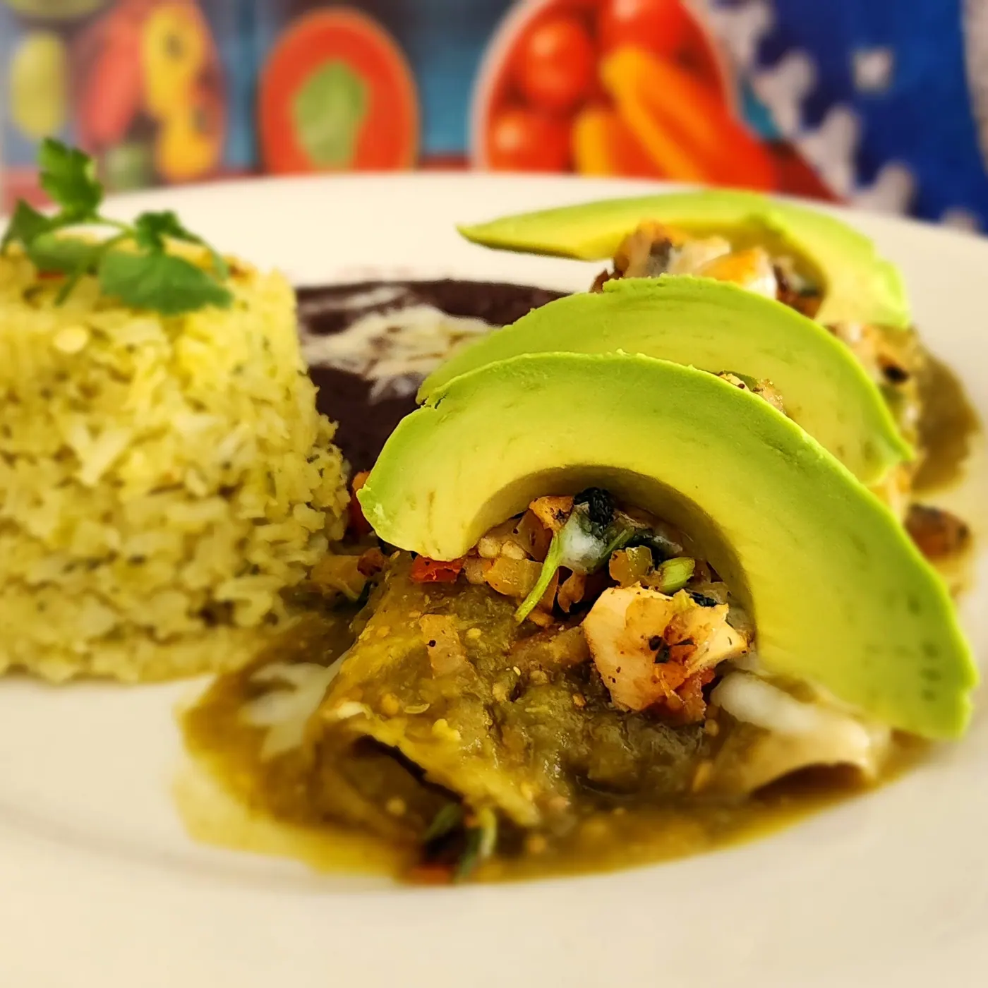 Avocado Enchiladas con salsa verde
